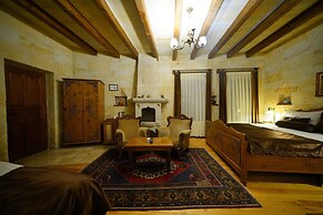 Harman Cave Hotel