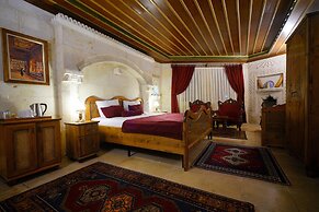Harman Cave Hotel