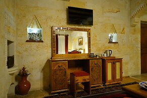 Harman Cave Hotel