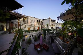 Harman Cave Hotel