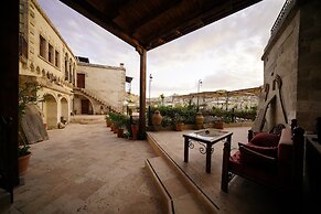 Harman Cave Hotel