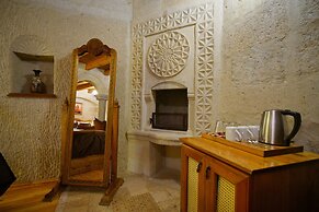 Harman Cave Hotel