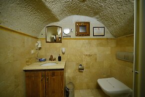 Harman Cave Hotel