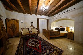 Harman Cave Hotel