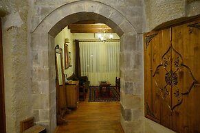 Harman Cave Hotel
