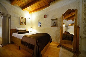 Harman Cave Hotel