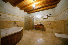 Harman Cave Hotel