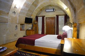 Harman Cave Hotel