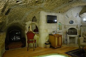 Harman Cave Hotel