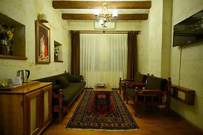 Harman Cave Hotel