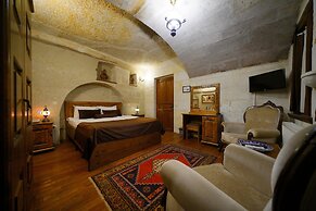 Harman Cave Hotel