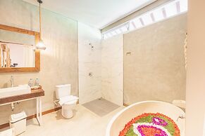 Kakul Villas & Suites