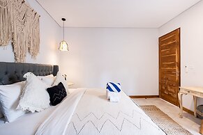 Kakul Villas & Suites