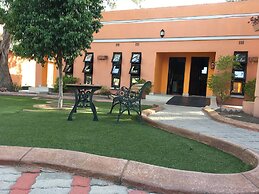 Gumare Executive Lodge