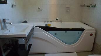 Gumare Executive Lodge