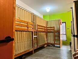 PODs The Backpackers Home & Cafe