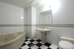 Utopia Motel
