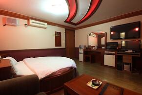 Utopia Motel