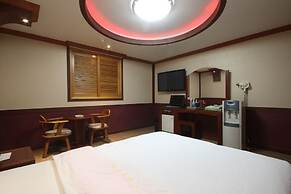 Utopia Motel