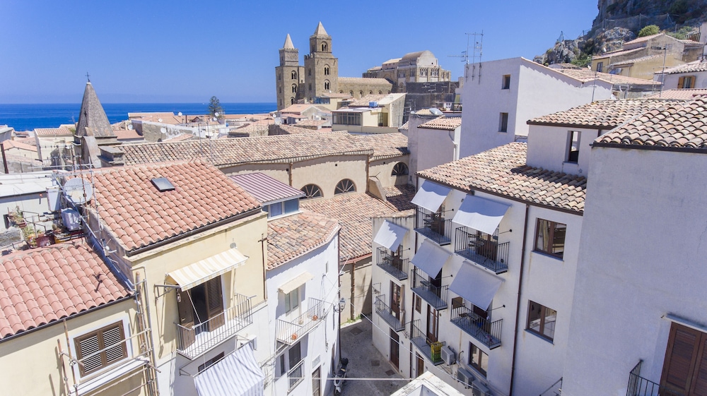 Cefalù in Blu