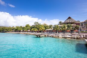 Coral Estate Luxury Resort
