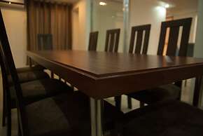 M Suites Hotel