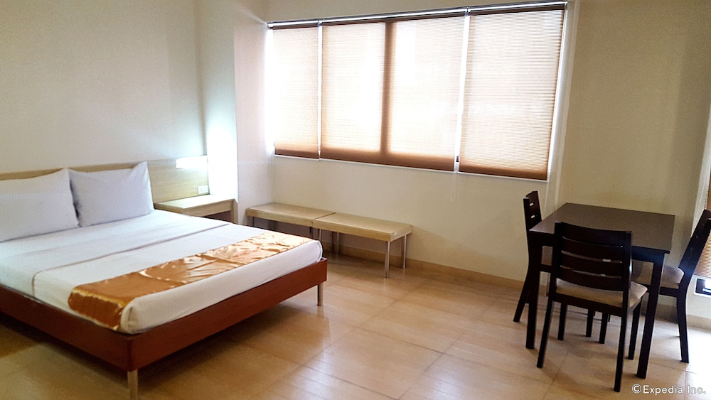 M Suites Hotel