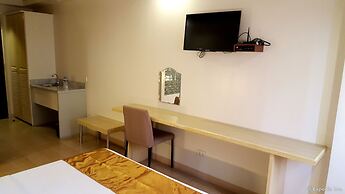 M Suites Hotel