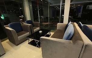 City Hotel & Suites