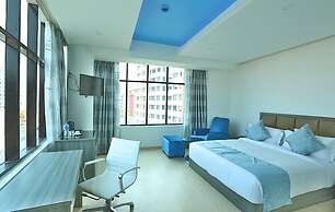City Hotel & Suites