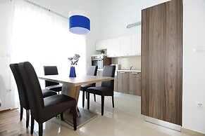 Apartments Hills