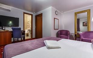 Mayak Hotel
