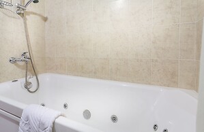 Mayak Hotel