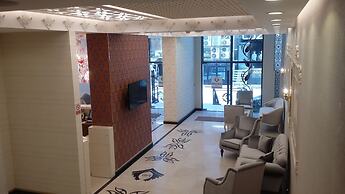MB Deluxe Hotel