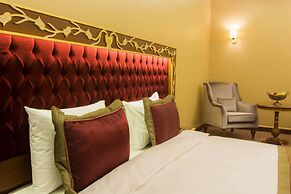 MB Deluxe Hotel