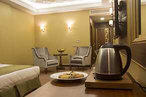 MB Deluxe Hotel