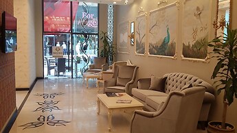 MB Deluxe Hotel