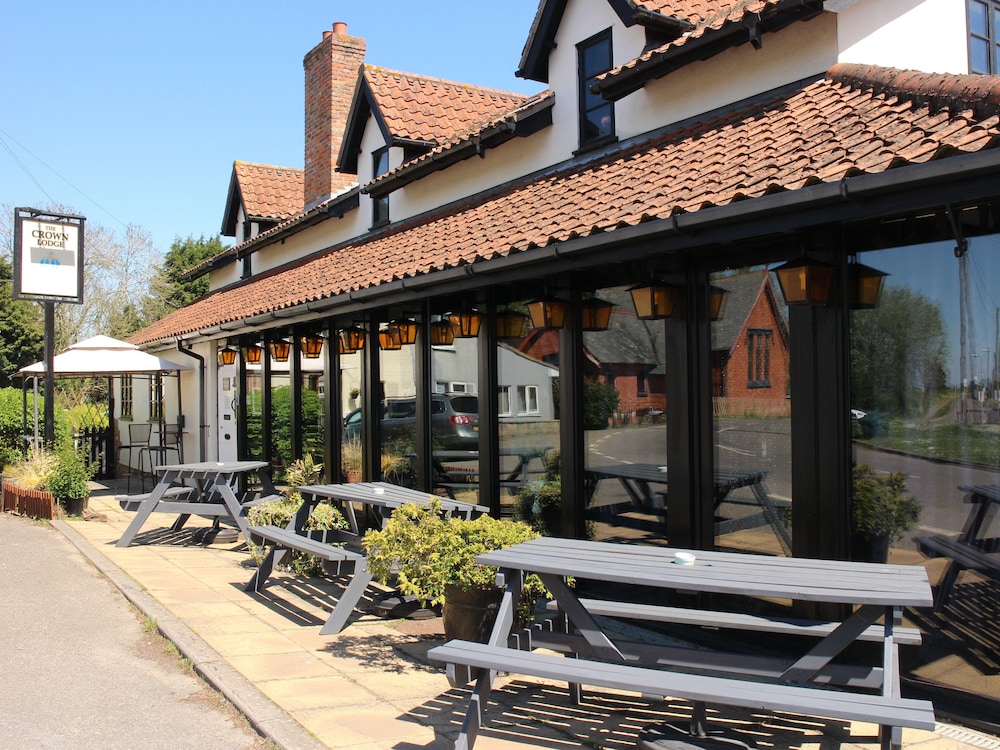 Crown Lodge Bed & Breakfast