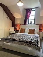 Crown Lodge Bed & Breakfast