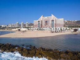 Apartment by the Sea