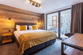 22 Summits Apartments