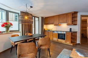 22 Summits Apartments