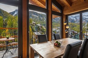 22 Summits Apartments