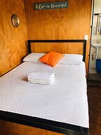 Feathers Hotel and Lounge - Hostel