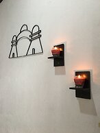 Feathers Hotel and Lounge - Hostel