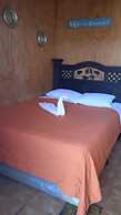 Feathers Hotel and Lounge - Hostel