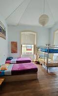 Hostel La Casa Encantada