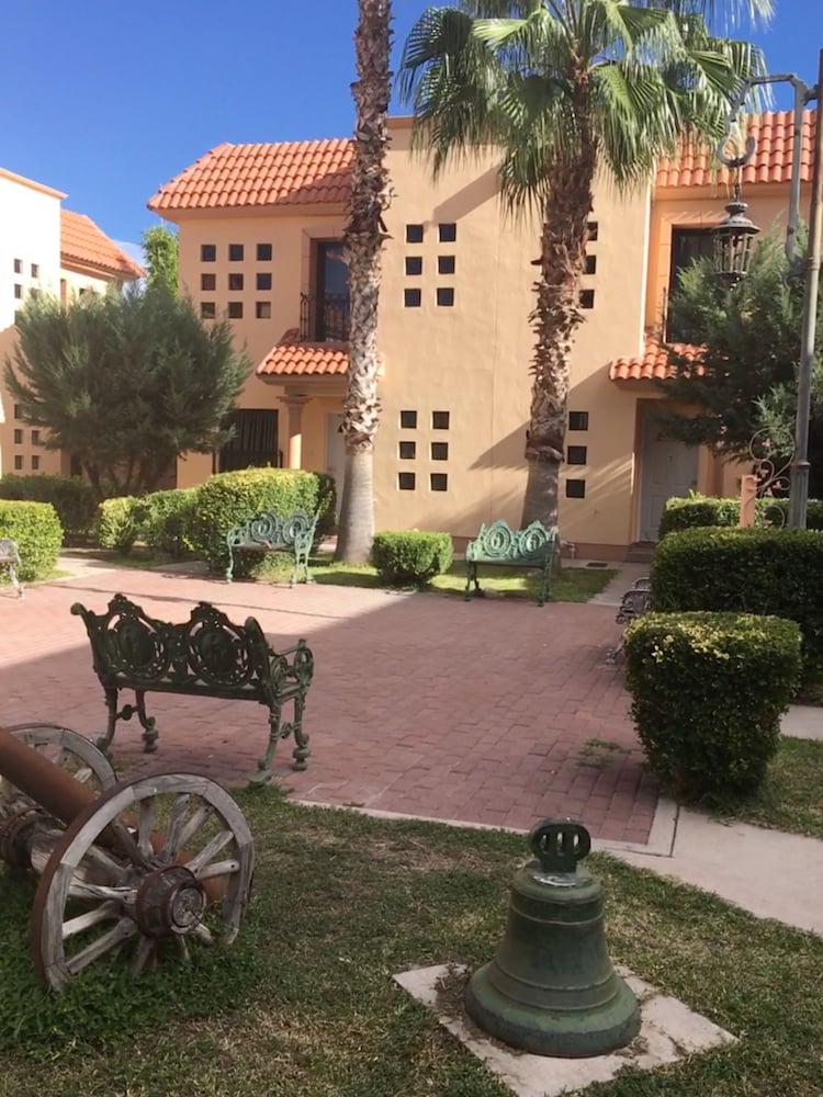 Suites Cervantes