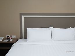 S Hotel and Residences