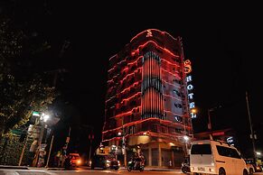 S Hotel and Residences